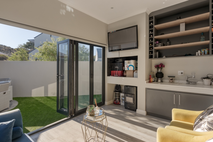 3 Bedroom Property for Sale in Aan de Wijnlanden Western Cape